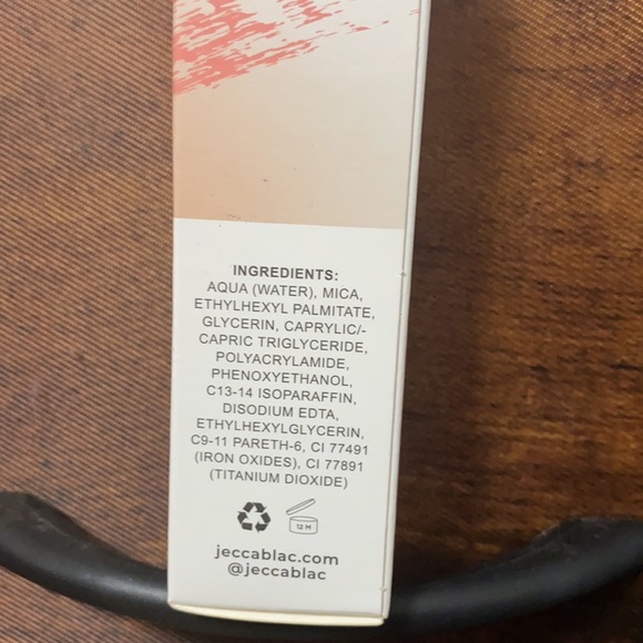 Jecca blac GLOW DROPS vegan friendly HIGHLIGHTING PRIMER - Picture 2 of 3